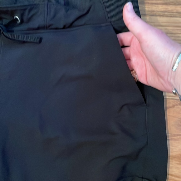 Athleta Black shorts 12 tall, 4” inseam stretch treckie fabric, tie waist - Picture 4 of 7